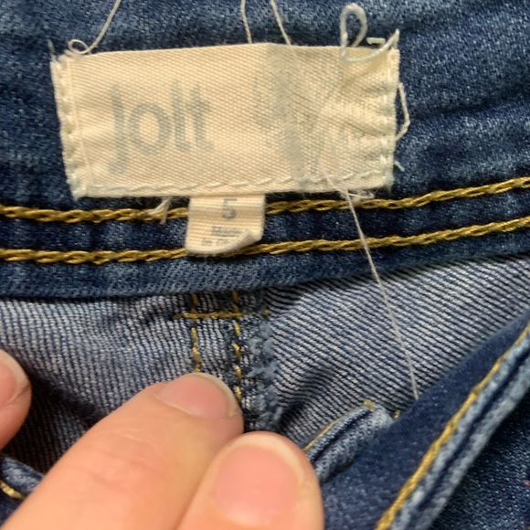 Buckle Jeans - Picture 3 of 4